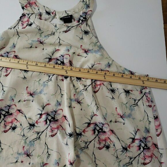 Torrid Women's Top Size 2 US 2XL Floral Keyhole Back Sleeveless Feminine - Picture 10 of 10
